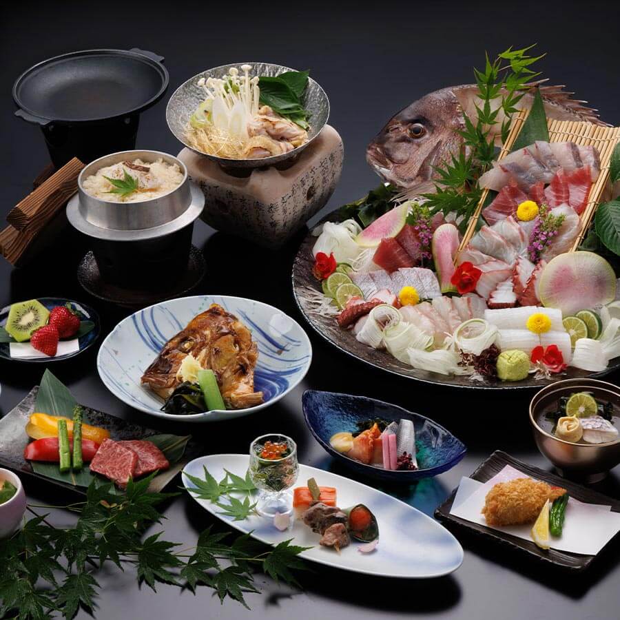 鳴門の食材を盛り込んだ渦潮会席